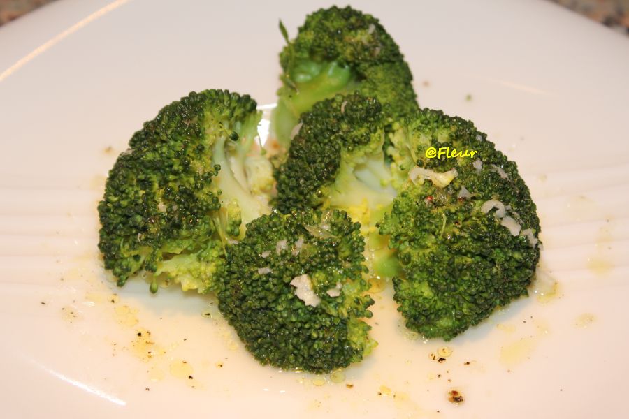 (English) Steamed broccoli with vinaigrette