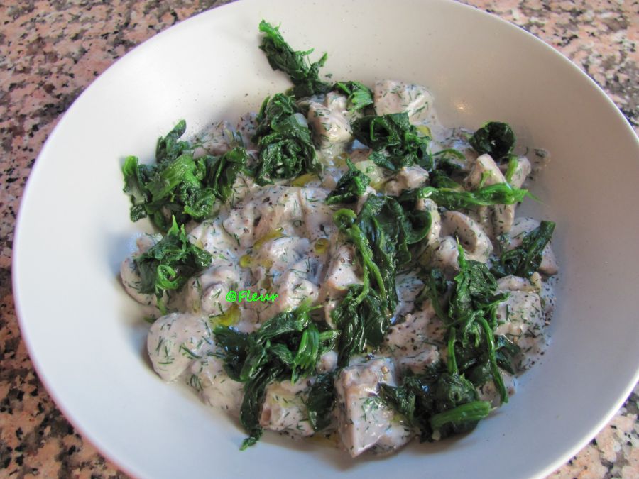 <!--:en-->Mushrooms with vegetable sour cream<!--:--><!--:ro-->Ciuperci cu smantana vegetala<!--:--><!--:nl-->Champignons met plantaardige zure room<!--:-->