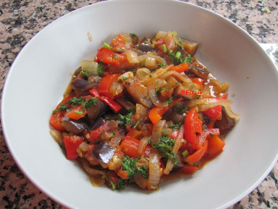 <!--:en-->Eggplants stew<!--:--><!--:ro-->Mancare de vinete<!--:--><!--:nl-->Aubergine schotel<!--:--><!--:it-->Stufato di melanzane<!--:-->