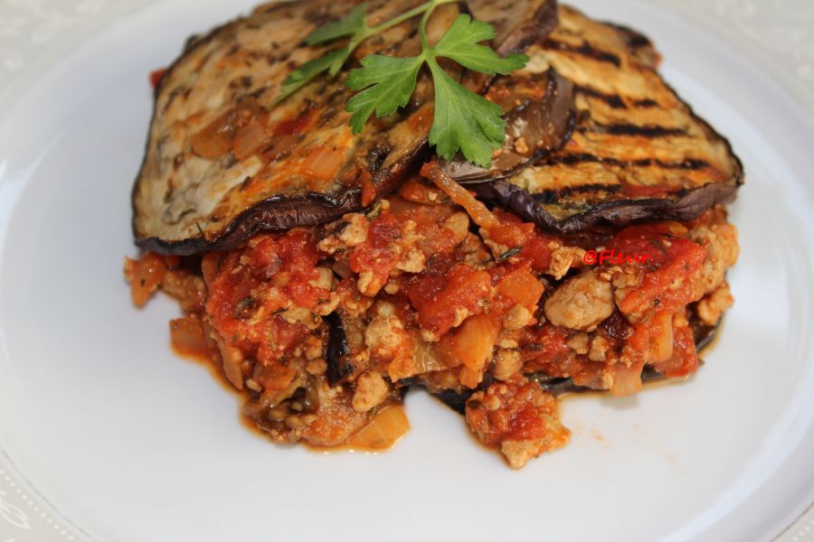 <!--:en-->Eggplant moussaka<!--:--><!--:ro-->Musaca de vinete<!--:--><!--:nl-->Aubergine moussaka<!--:--><!--:it-->Moussaka di melanzane<!--:-->