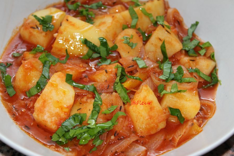 <!--:en-->Potatoes stew<!--:--><!--:ro-->Tocanita de cartofi<!--:--><!--:nl-->Aardappels stoofpot<!--:--><!--:it-->Stufato di patate<!--:-->