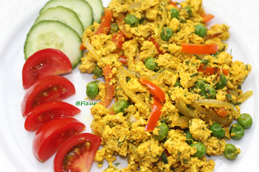 <!--:en-->Scrambled tofu<!--:--><!--:ro-->Tofu jumari<!--:--><!--:nl-->Tofu scramble<!--:--><!--:it-->Tofu strapazzato<!--:-->