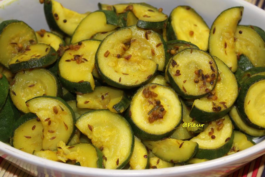 <!--:en-->Zucchini masala<!--:--><!--:ro-->Masala de dovlecei<!--:--><!--:nl-->Courgette masala<!--:-->