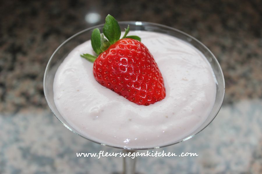 <!--:en-->Strawberry mousse<!--:--><!--:ro-->Mousse de capsuni<!--:--><!--:nl-->Aardbeien mousse<!--:-->