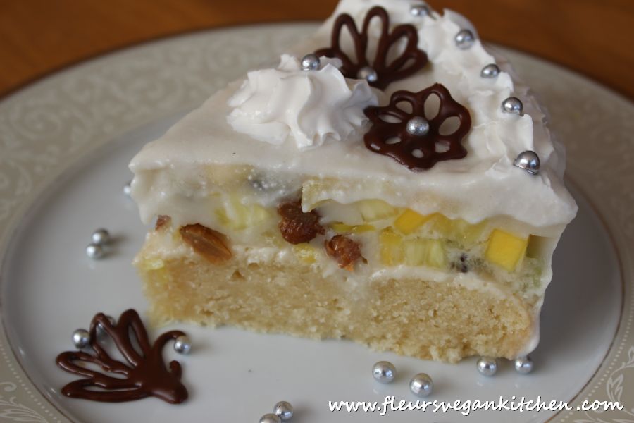 <!--:en-->Snow-white cake<!--:--><!--:ro-->Tort Alba ca Zapada<!--:--><!--:nl-->Sneeuwwitje cake<!--:--><!--:it-->Torta Biancaneve<!--:-->