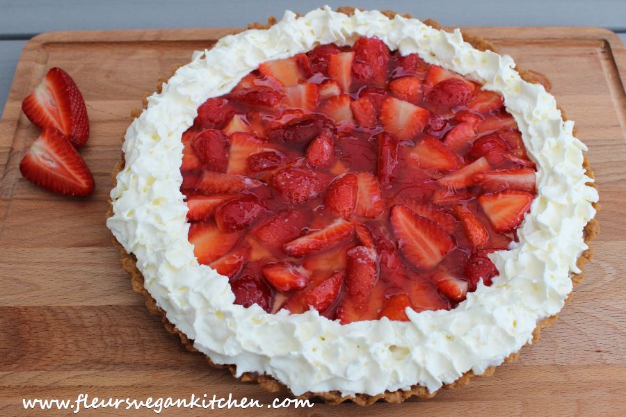 <!--:en-->Strawberry cake<!--:--><!--:ro-->Tarta cu capsuni<!--:--><!--:nl-->Aardbeienvlaai<!--:--><!--:it-->Torta di fragole<!--:-->