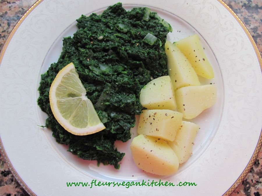 <!--:en-->Sauteed spinach<!--:--><!--:ro-->Mancare de spanac<!--:--><!--:nl-->Spinazie met ui en knoflook<!--:-->