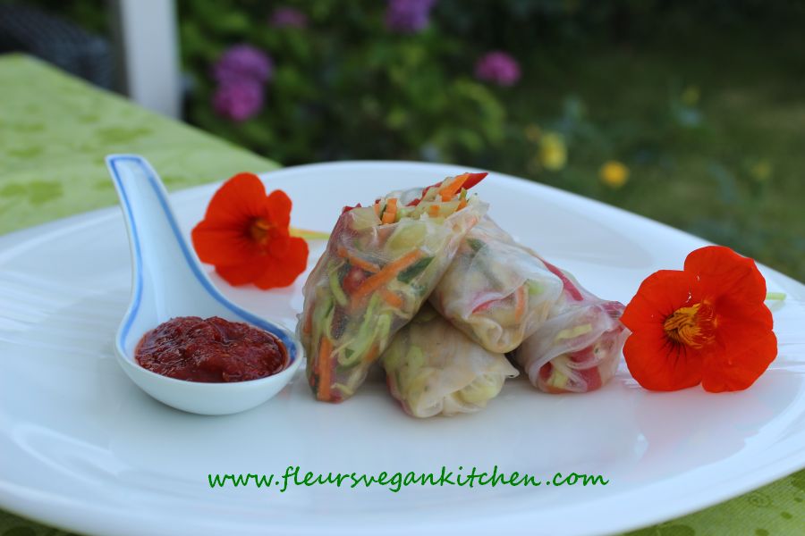 <!--:en-->Raw spring rolls<!--:--><!--:ro-->Pachetele de primavara raw<!--:--><!--:nl-->Rauwe loempia’s<!--:-->