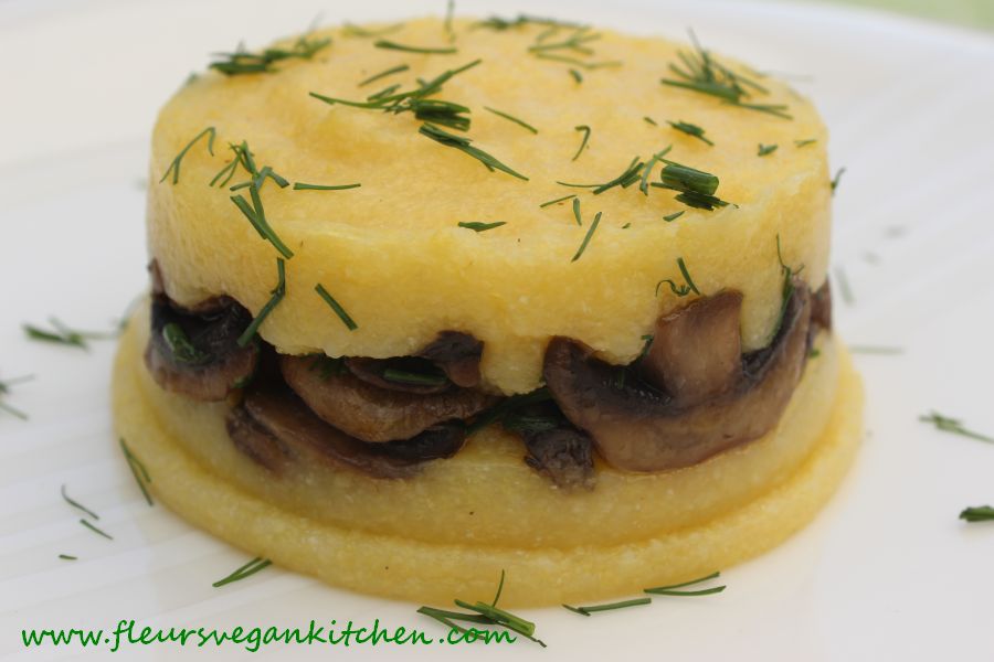 <!--:en-->Sauteed mushrooms with polenta<!--:--><!--:ro-->Ciuperci sote cu mamaliguta<!--:--><!--:nl-->Gebakken champignons met polenta<!--:--><!--:it-->Funghi saltati con polenta<!--:-->