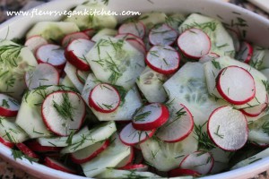 salata castraveti+ridichi
