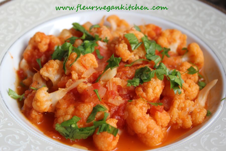 <!--:en-->Cauliflower in tomato sauce<!--:--><!--:ro-->Mancare de conopida<!--:--><!--:nl-->Bloemkool in tomatensaus<!--:--><!--:it-->Cavolfiore in salsa di pomodoro<!--:-->