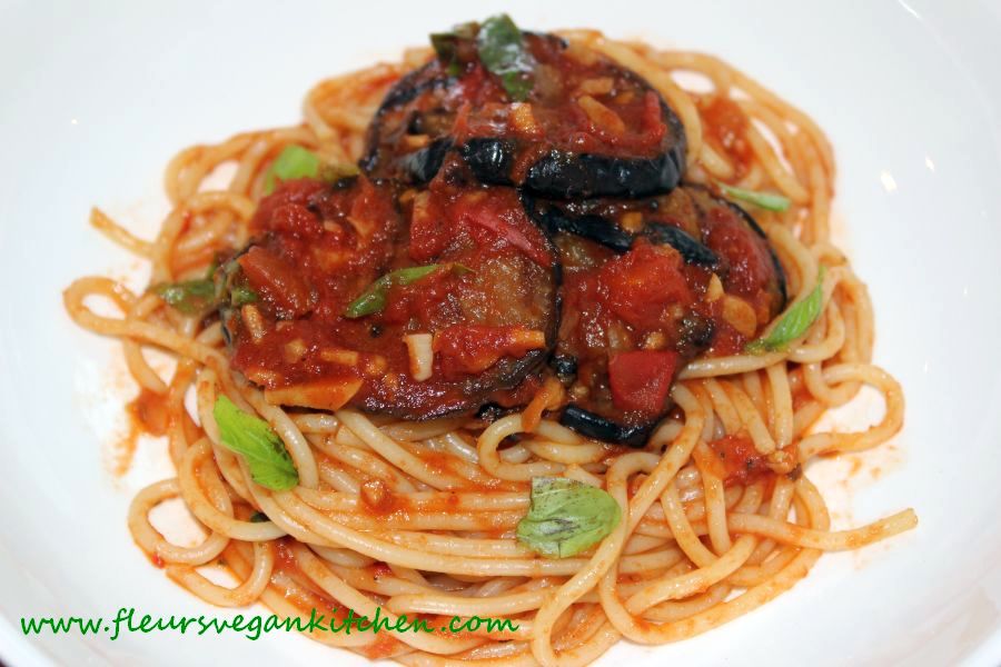 <!--:en-->Pasta alla Norma<!--:--><!--:ro-->Paste alla Norma <!--:--><!--:nl-->Pasta alla Norma<!--:--><!--:it-->Pasta alla Norma<!--:-->