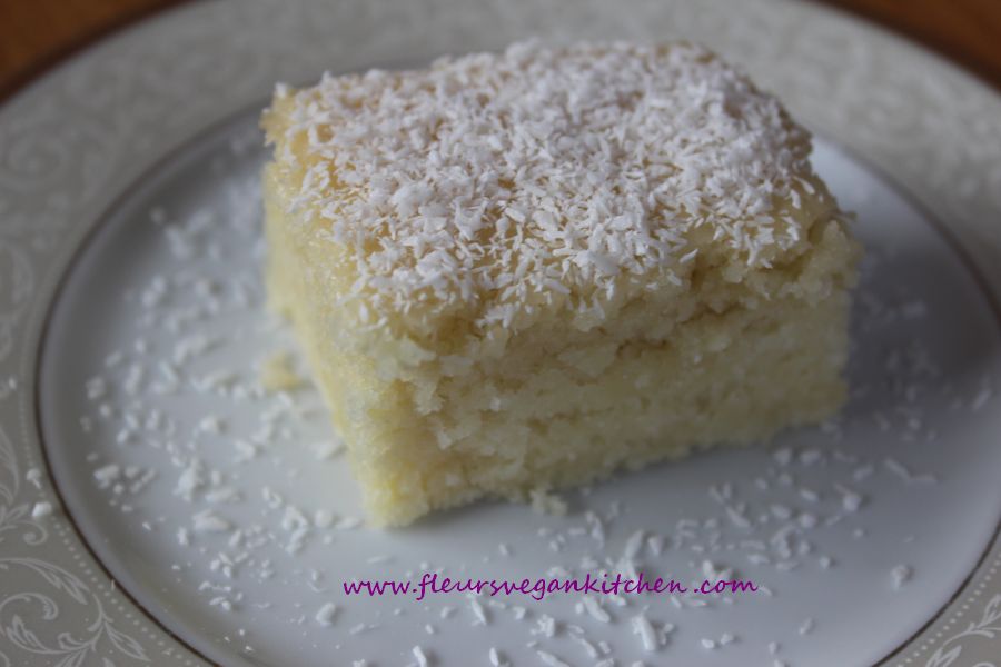 <!--:en-->Coconut cake<!--:--><!--:ro-->Prajitura cu nuca de cocos<!--:--><!--:nl-->Kokosnoot cake<!--:--><!--:it-->Torta al cocco<!--:-->