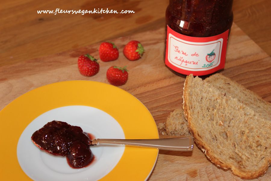 <!--:en-->Strawberry jam<!--:--><!--:ro-->Gem de capsuni<!--:--><!--:nl-->Aardbeienjam<!--:--><!--:it-->Marmellata di fragole<!--:-->