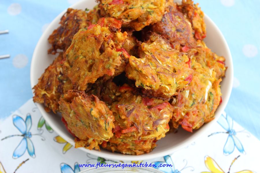 <!--:en-->Vegetable pakoras <!--:--><!--:ro-->Pakora cu legume<!--:--><!--:nl-->Groenten pakora<!--:--><!--:it-->Pakora di verdure<!--:-->