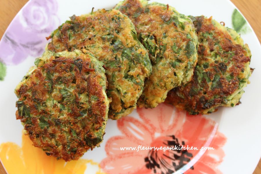 <!--:en-->Zucchini patties<!--:--><!--:ro-->Chiftelute din dovlecel<!--:--><!--:nl-->Courgette schijfjes <!--:--><!--:it-->Frittelle di zucchine<!--:-->