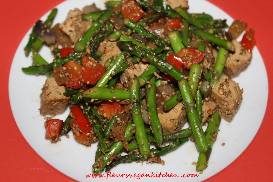 <!--:en-->Chinese-style asparagus<!--:--><!--:ro-->Sparanghel in stil chinezesc<!--:-->